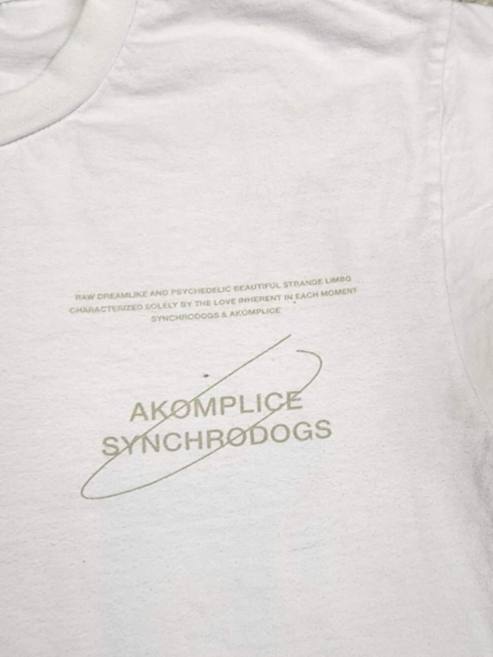 Akomplice Synchrodogs Short Sleeve Size Medium M Shirt White USA small Stain - Picture 4 of 7